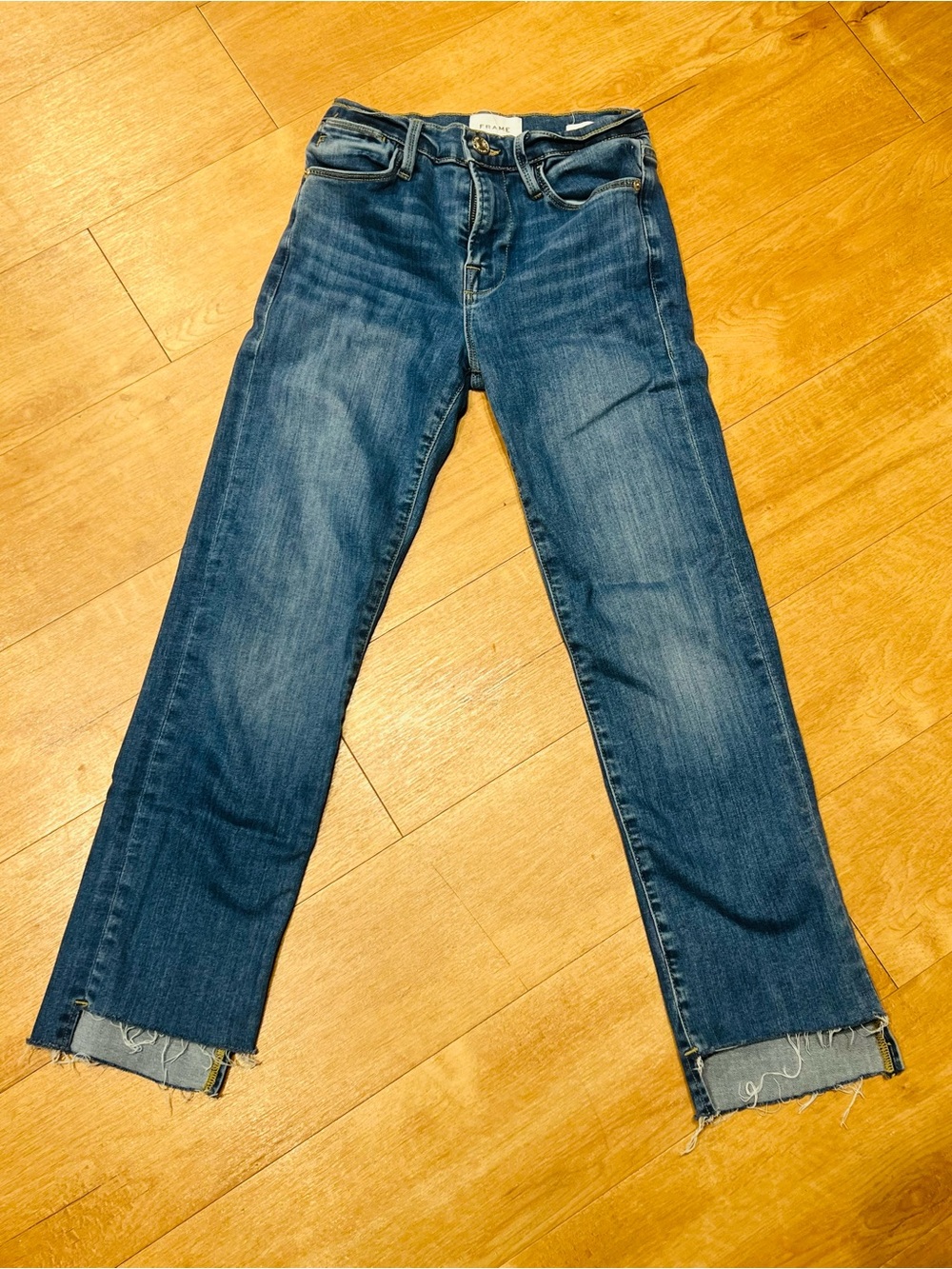Frame Denim “Le High Straight” Jeans with high-low crop Hem